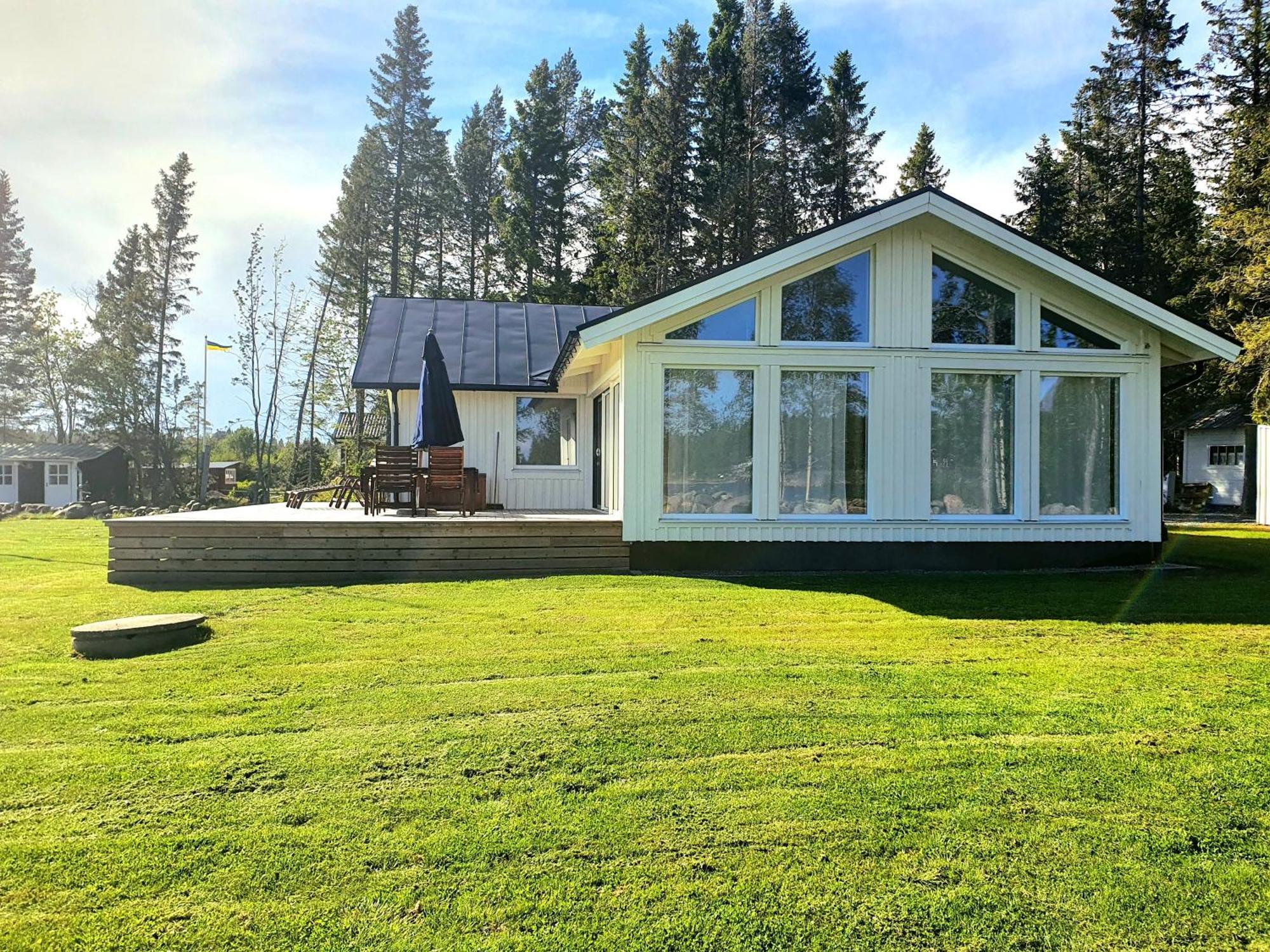 Stuga Med Havsutsikt Robertsfors Exteriér fotografie