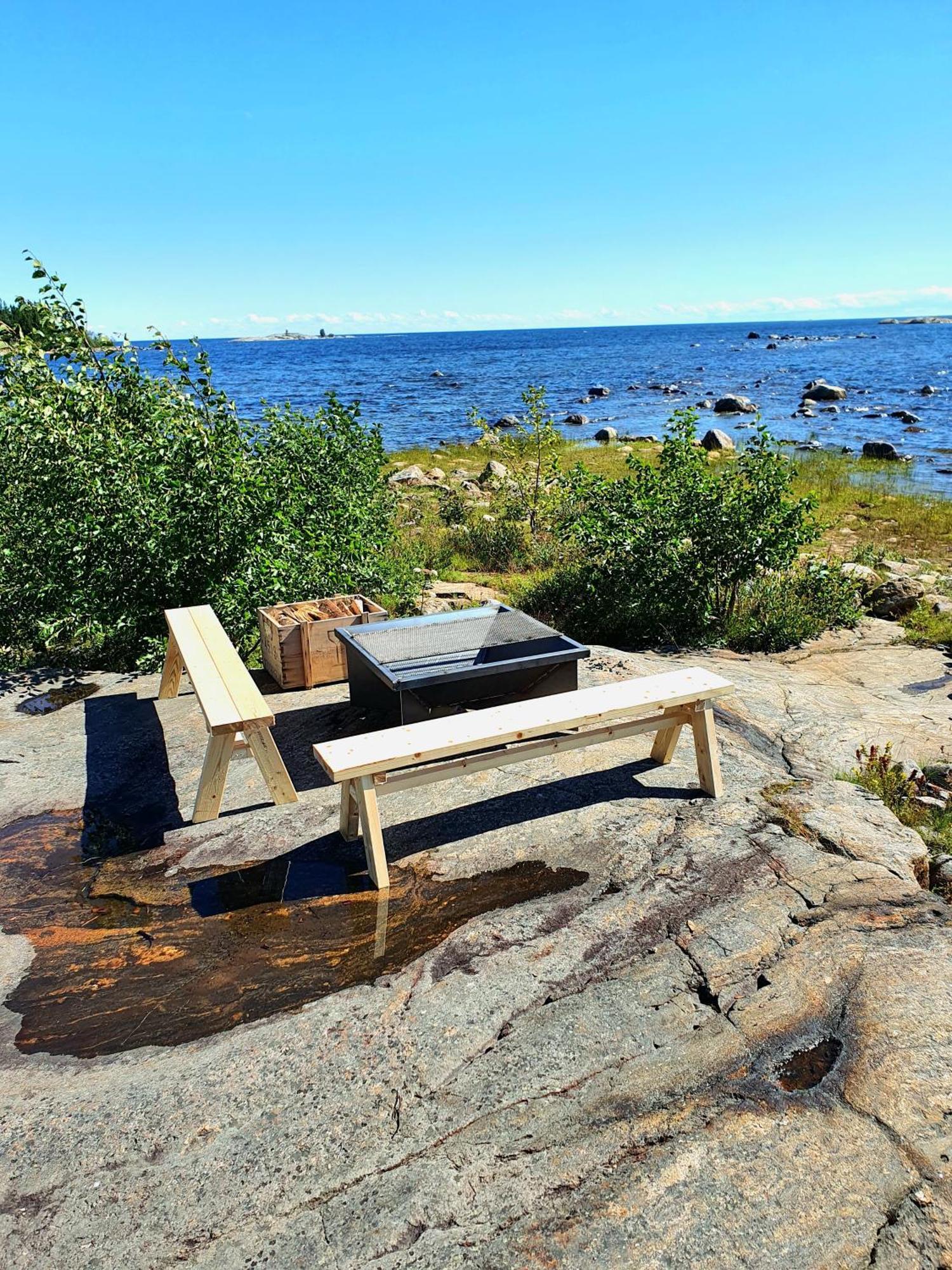 Stuga Med Havsutsikt Robertsfors Exteriér fotografie
